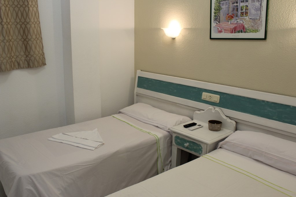 HOSTAL LA TORRE